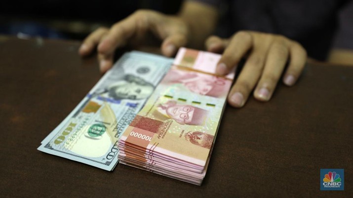 Dolar Ngamuk Lagi Tembus Rp16.200, Bos Pengusaha Ketakutan Ancaman Ini