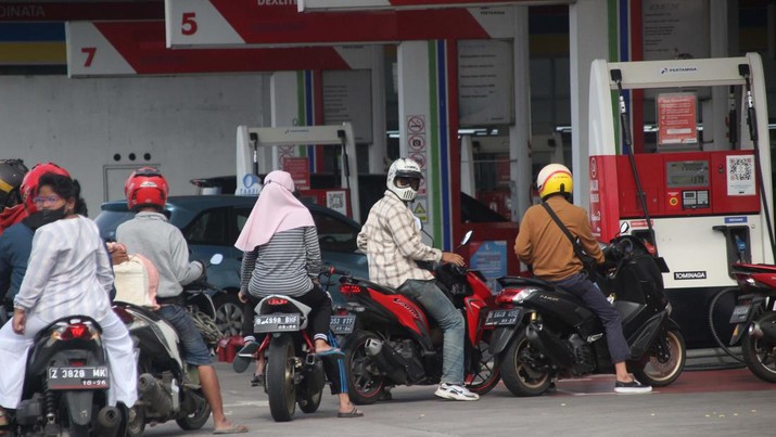 Negara Hemat Banyak dari Kenaikan Harga BBM, Duitnya Kemana?