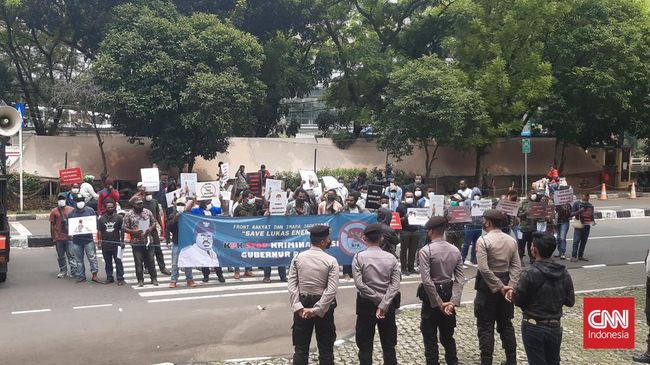 KPK Periksa Lukas Enembe Pekan Depan, 100 Brimob Polda Maluku Dikirim ke Jayapura