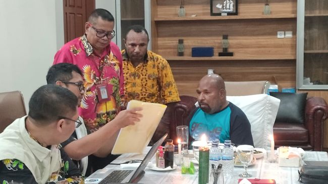 Kondisi Enembe Diklaim Memburuk, Fungsi Ginjal di Batas Kritis