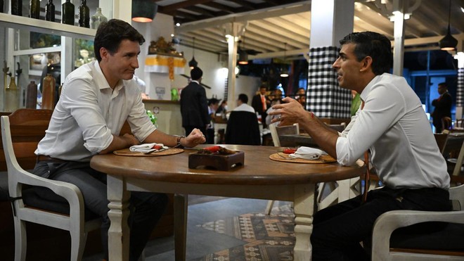 PM Rishi Sunak Jajan Ayam Sambal Matah sampai Krupuk Emping di Bali