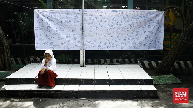 Rencana Dijadikan Masjid, Siswa SD 1 Pocin Depok Belajar Tanpa Guru