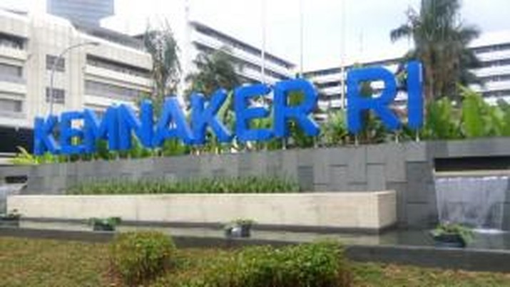 Bikin Kaget, 'Tsunami' PHK di RI Diramal Tembus 500.000 Orang