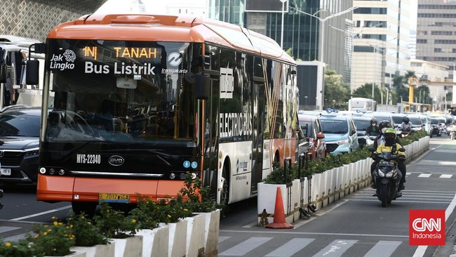 TransJakarta Curhat Pengadaan Bus Listrik Lebih Mahal 30 Persen