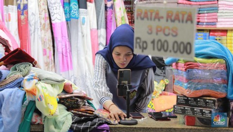 Konsumsi Warga RI Terus Anjlok: Pakaian &amp; Transportasi Paling Parah!