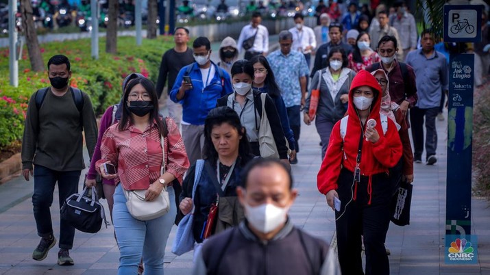  Nasib Kelas Menengah: Cicilan Naik Akibat Suku Bunga BI, Gaji Mandek!