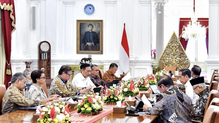  Reaksi Jokowi Hadapi Dolar AS Tembus Rp 16.000