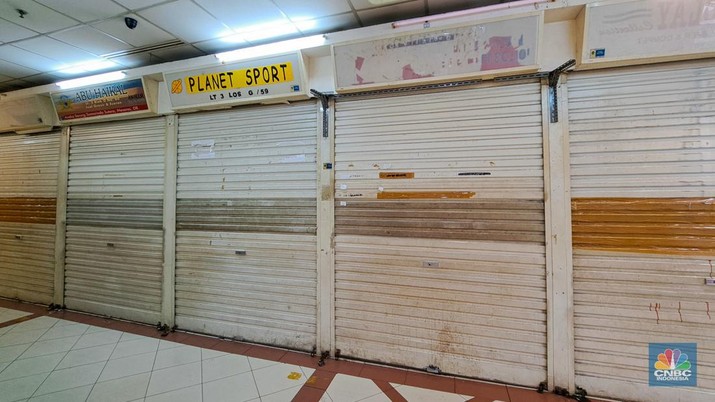 Pedagang Tanah Abang Kocar-kacir Tutup Toko Siang Bolong, Ada Apa?