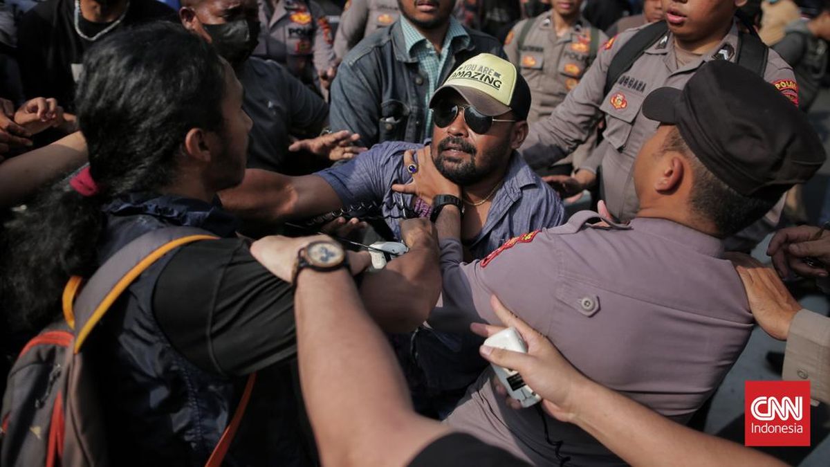 Aksi Teatrikal 'Raja Jawa' di Dukuh Atas Ricuh, Alat Peraga Dirampas