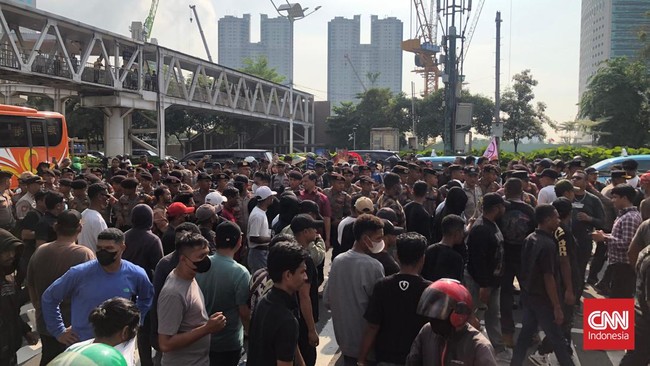 Aksi Teatrikal 'Raja Jawa' di Dukuh Atas Ricuh, Alat Peraga Dirampas