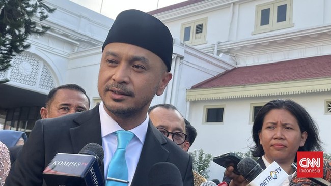 Aksi Kamisan ke-862: Aktivis Desak Pemerintah Hentikan Penulisan Ulang Sejarah
