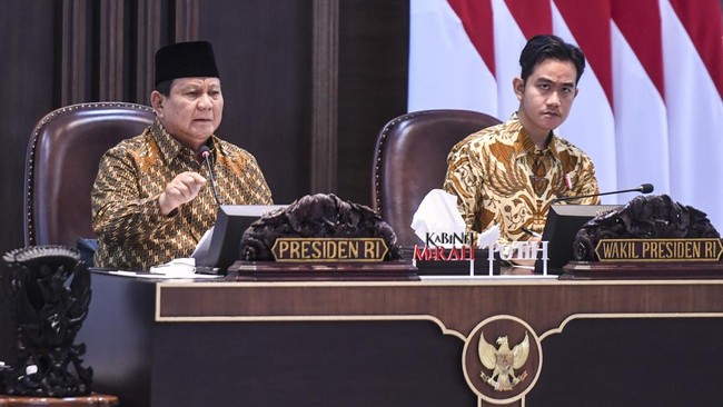 prabowo-dan-gibran-tinjau-lokasi-bencana-sumatra