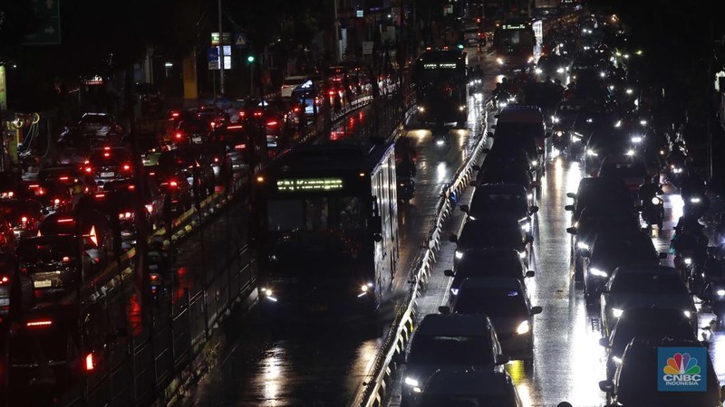 Penampakan Macet Gila Jakarta saat Hujan Deras di Jam Pulang Kerja

