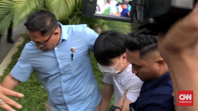 Ditangkap di Bandara, Ivan Pelaku Intimidasi Ditetapkan Jadi Tersangka