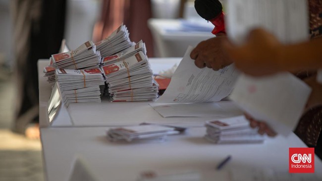 Ketua KPPS Dipecat Buntut Dugaan Coblosan Bermasalah Pram-Rano