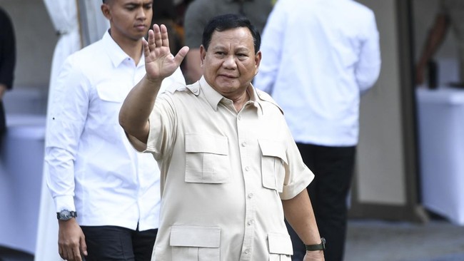 Prabowo Pamer Capaian Sebulan: Hapus Utang UMKM, Tiket Pesawat Turun