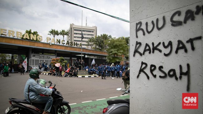 Aliansi Jogja Memanggil Menginap di DPRD, Tunggu Revisi UU TNI Batal