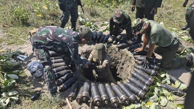Warga Garut Bantah Jadi Pemulung Amunisi: Kami Kuli Diupah Rp150 Ribu