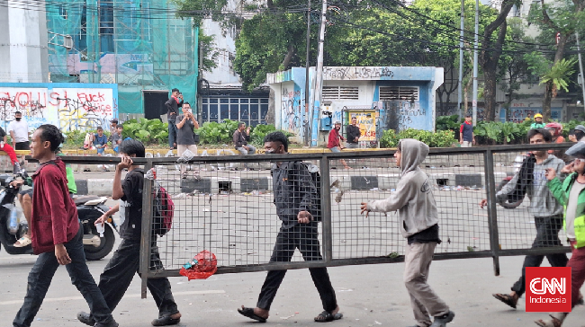 Pangkostrad Datangi Lokasi Demo Kwitang untuk Dengarkan Tuntutan Massa