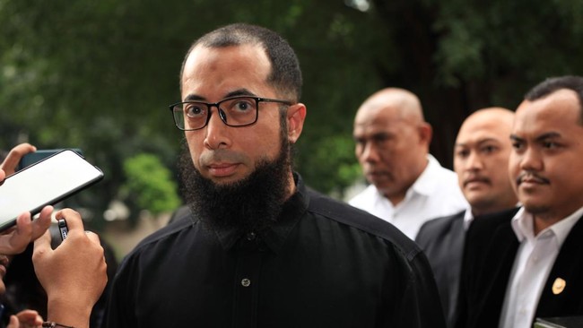 Oknum Kemenag &#039;Palak&#039; Khalid Basalamah Rp39,9 Juta per Jemaah