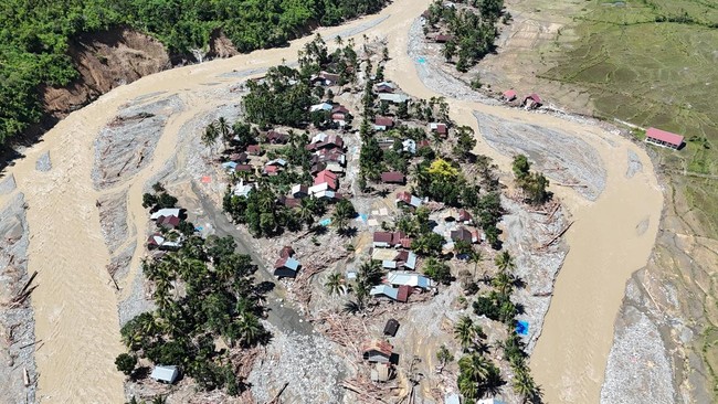 Warga Aceh Tamiang Belum Makan 4 Hari, Bertahan Minum Air Banjir