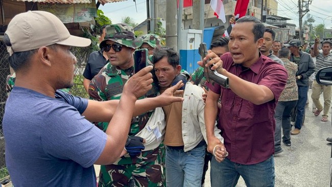  Tuntut Penetapan Bencana Nasional, Massa Aksi di Aceh Utara Ricuh dengan TNI