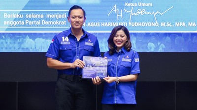 motivator-merry-riana-gabung-demokrat-terima-kta-dari-ahy