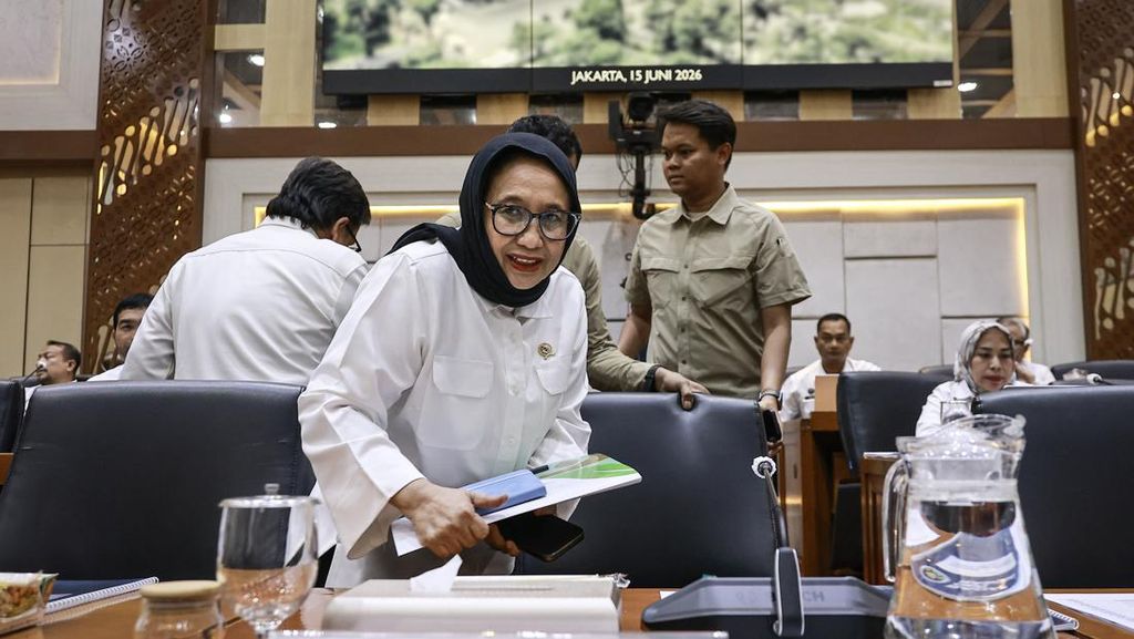 kepala-bgn-nanik-s-deyang-mundur