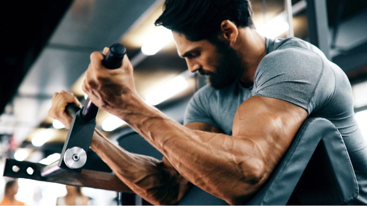 4-alat-gym-untuk-membentuk-otot-lengan-yang-kuat