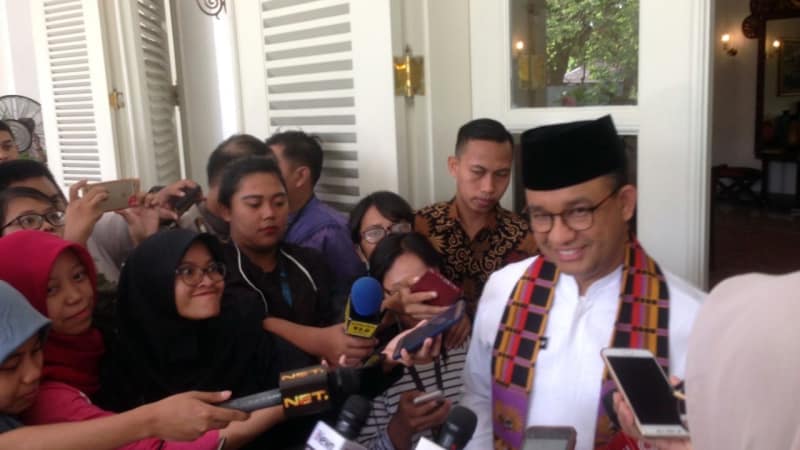 anies-beri-senyum-tanggapi-orang-yang-menyoraki-di-pernikahan-kahiyang