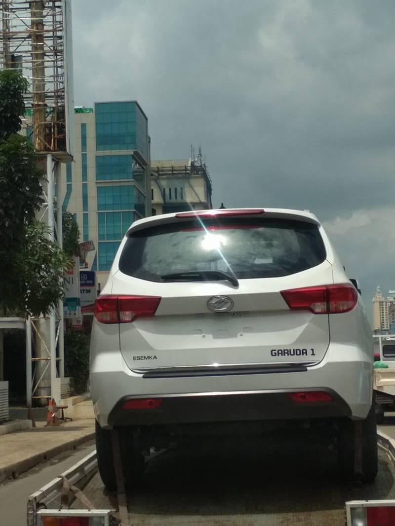 Melihat Lebih Dekat 2 Mobil yang Akan Diproduksi Esemka