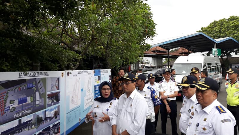 Menhub Pindahkan Rombongan Turis Thailand karena Bus Tak Laik Jalan