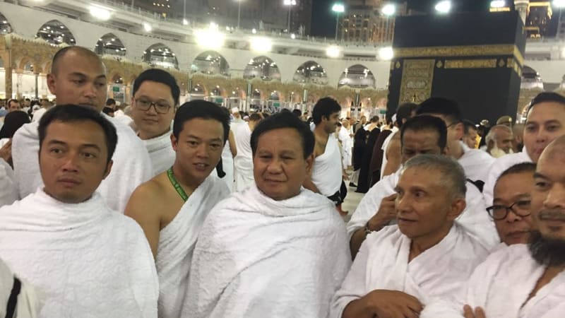 Amien Rais-Prabowo Bertemu di Depan Ka'bah