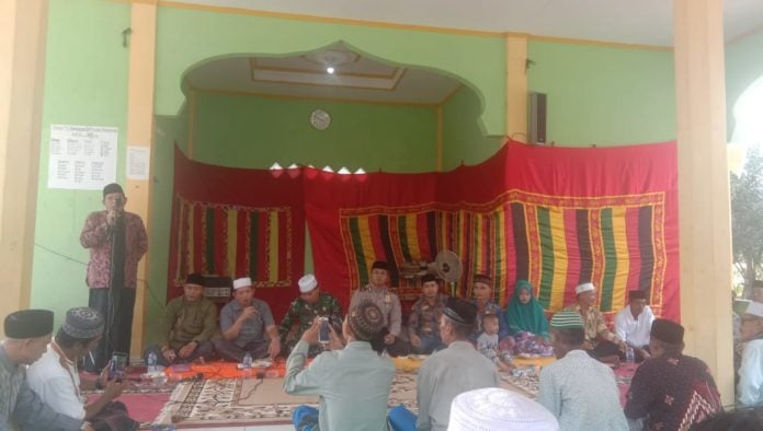 Satu Keluarga Asal Nias Memeluk Islam di Gampong Indra Damai Aceh