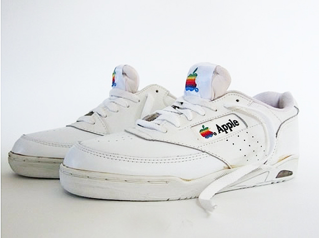 Wow! Sepatu Buatan Apple Dijual Dengan Harga Mulai Rp200 Juta