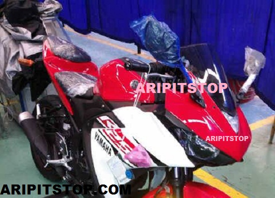 Spyshot YAMAHA R25 | motor sport 250cc serasa motoGP