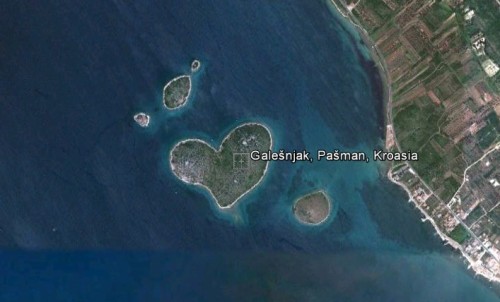 6 Penampakan Aneh Yang Muncul di Google Earth