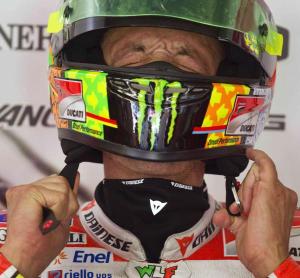 Expresi Rider2 MotoGP Saat Melepas Helmnya