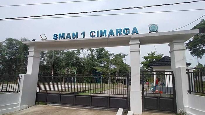 Teman Ditampar Kepsek Tepergok Merokok! 630 Siswa SMAN 1 Cimarga Mogok Sekolah