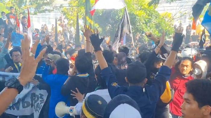 Ferry Irwandi: Revolusi Dimulai dari Pati!