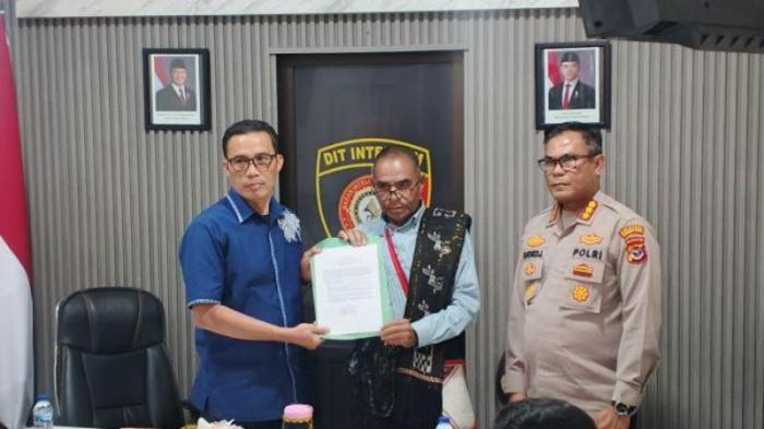 Petisi Tolak Pemecatan Kompol Kosmas Kaju Gae Nyaris Raup Ratusan Ribu Dukungan