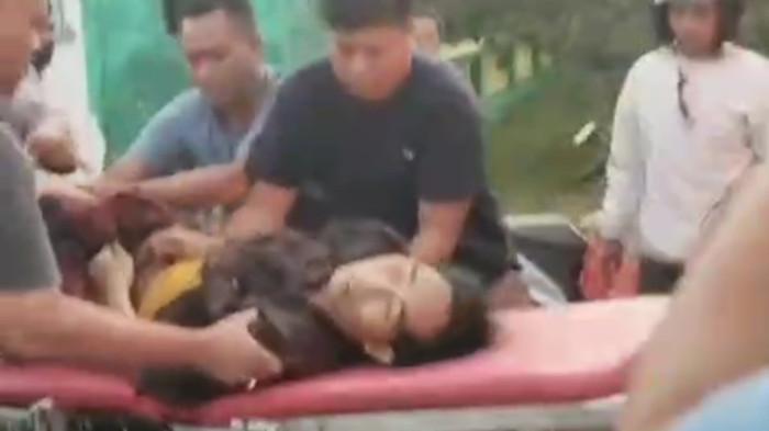 Breaking News, Pria Bersimbah Darah di Tanjung Bumi Bangkalan, Perekam: Carok Kanak