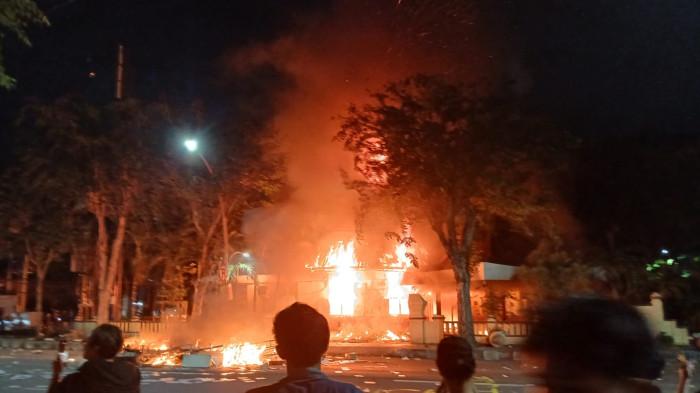UPDATE Masjid Al Jabbar Tegalsari Surabaya Ludes Dibakar Massa