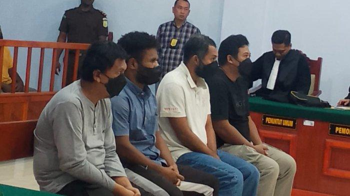 Setahun Tobias Silak Dibunuh Polisi, Massa Gelar Aksi Pasang Lilin di Wamena