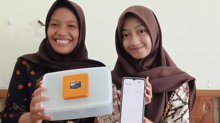 Cegah Keracunan MBG, 2 Siswi Ciptakan "Ompreng" Pendeteksi Makanan Basi