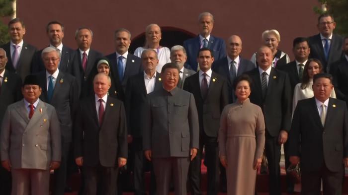 Bencana atau Prestise? Prabowo Sejajar dengan Putin, Xi Jinping, dan Kim Jong Un