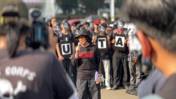 Aksi Kamisan ke-876: Tuntut Keadilan Bagi Munir dan Puluhan Korban Represif Aparat