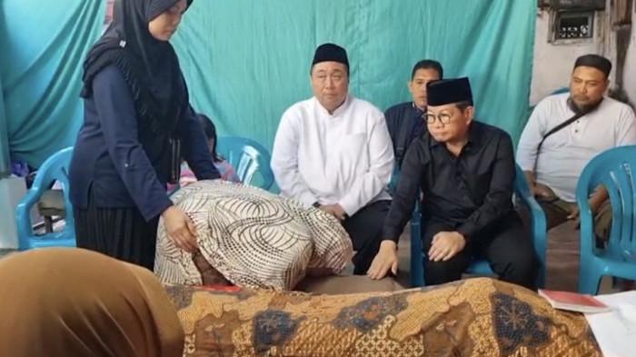 Anies Melayat ke Rumah Duka Affan, Ibunda Histeris Minta Keadilan