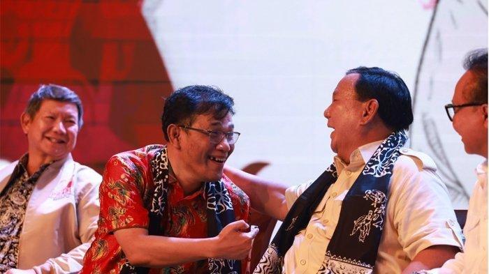 Jokowi Sematkan Bintang Empat di Pundak Prabowo, Bentuk Cuci Dosa Masa Lalu?