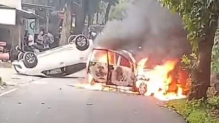 Kronologi Tokoh Masyarakat Harjamukti Depok Ditangkap, Massa Bakar Mobil Polisi